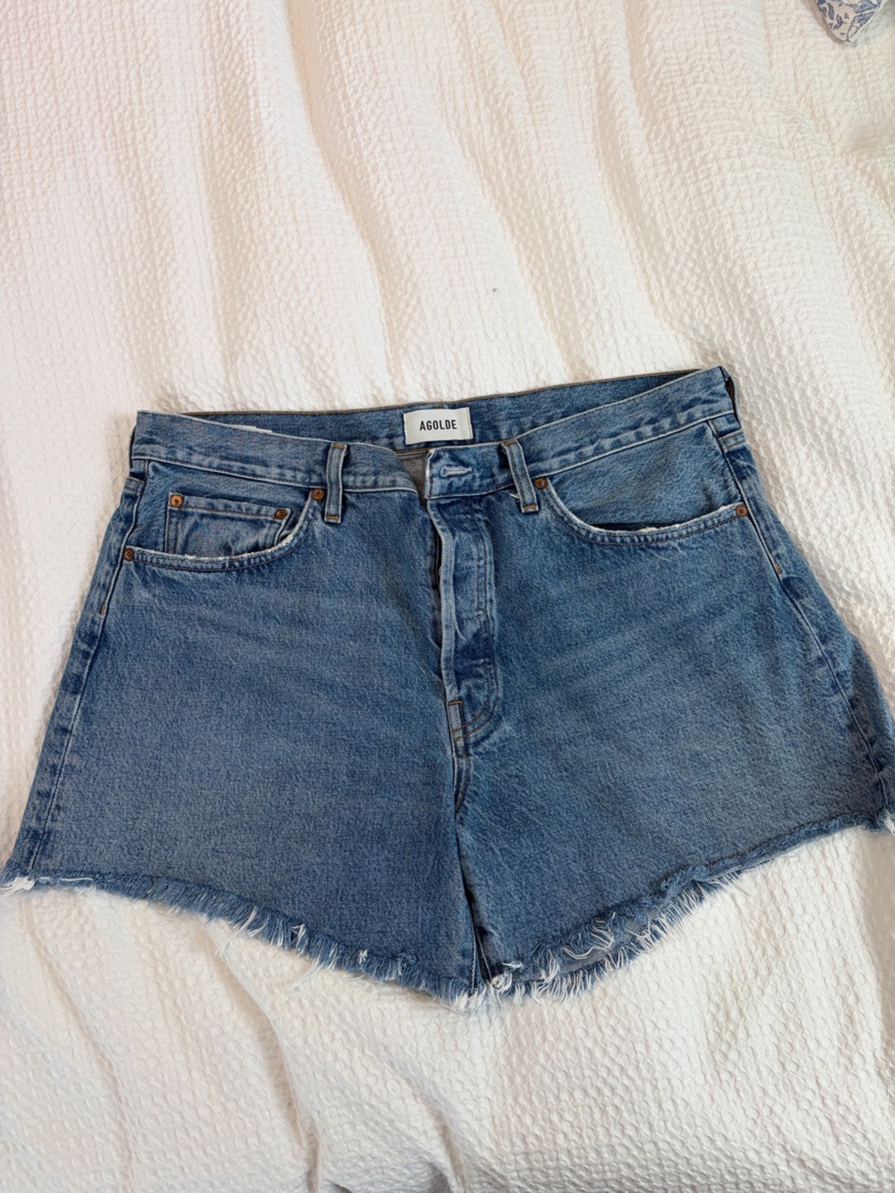 Agolde Classic High-Rise Denim Shorts in Medium Blue Wash